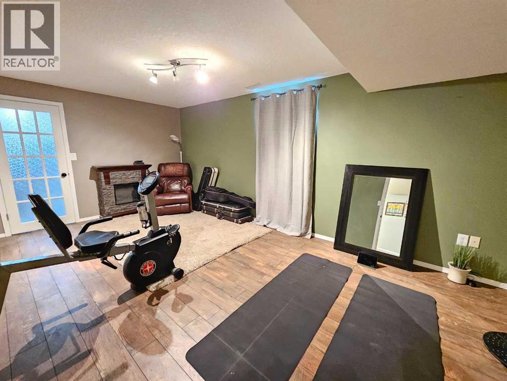 Photo 19 of 9424 Wedgewood Drive N, Wedgewood AB