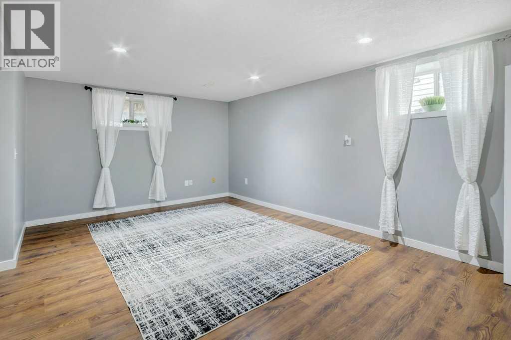 Photo 31 of 166 Tuscarora Close Nw, Calgary AB
