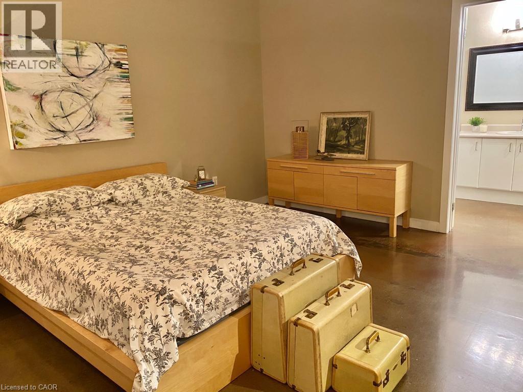 Photo 3 of 66 Bay Street S Unit Ph 4, Hamilton ON