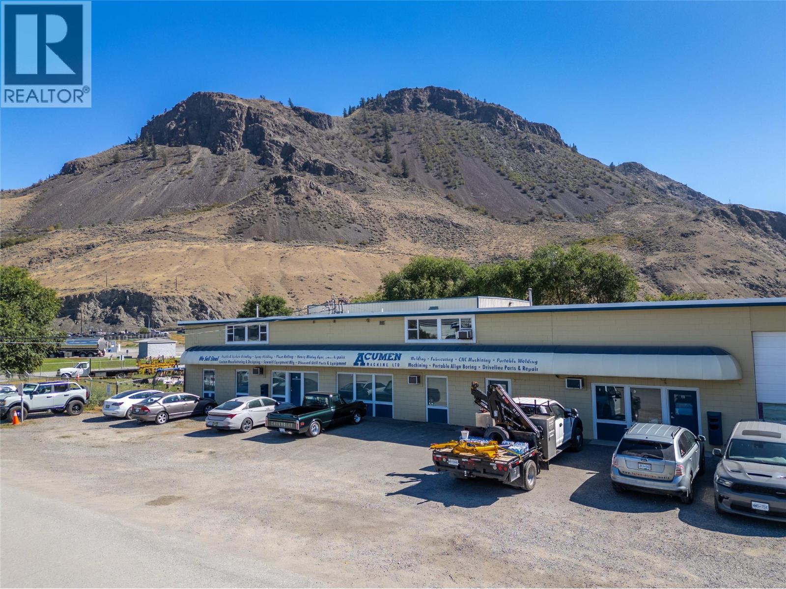 Photo 11 of 733 Tagish Street, Kamloops BC