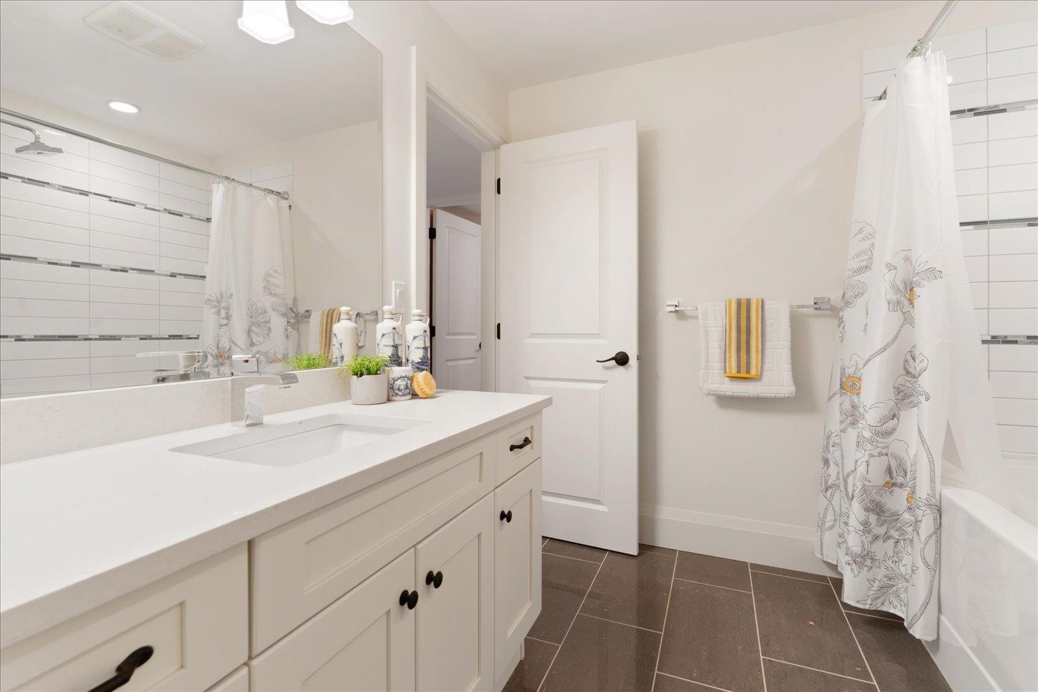Photo 22 of 45299 Chehalis Drive Garrison Crossing, Chilliwack BC