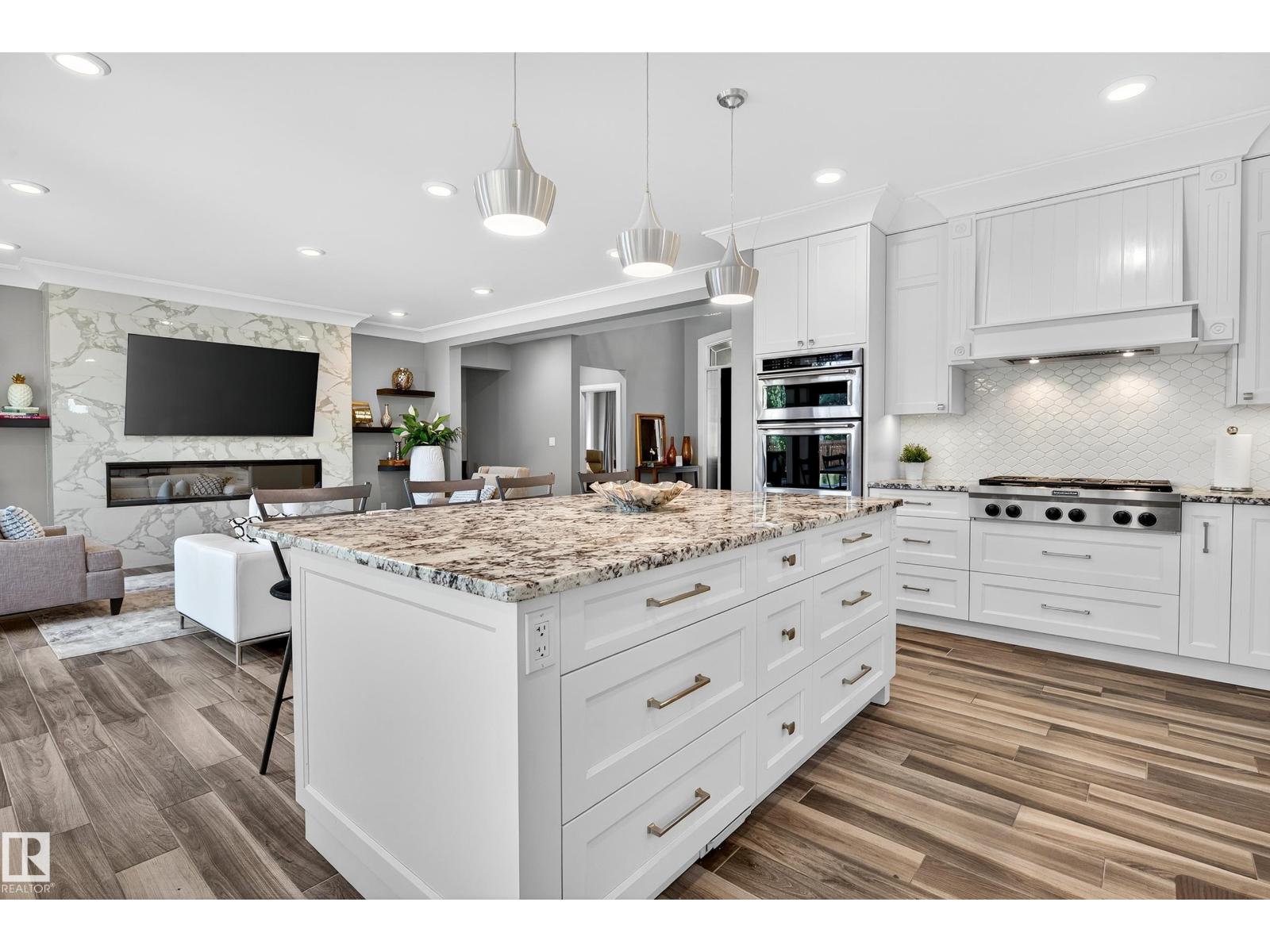 Photo 18 of 10869 74 St Nw, Edmonton AB