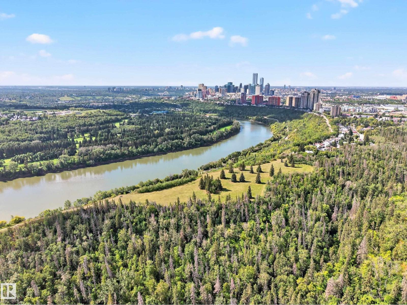 Photo 23 of 10869 74 St Nw, Edmonton AB