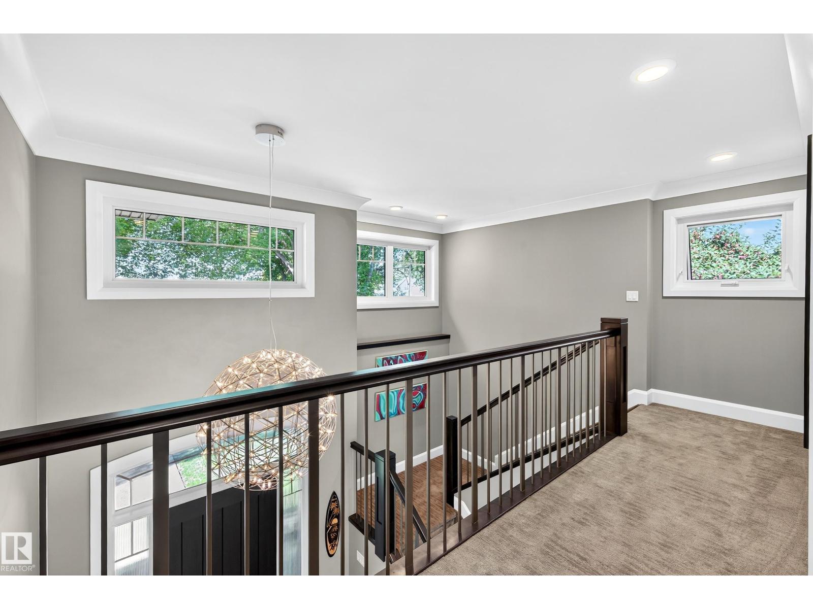 Photo 13 of 10869 74 St Nw, Edmonton AB