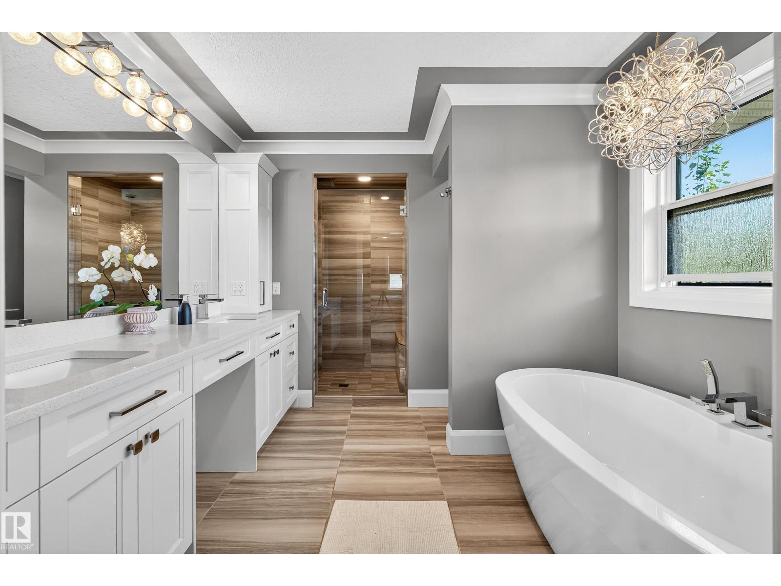 Photo 19 of 10869 74 St Nw, Edmonton AB