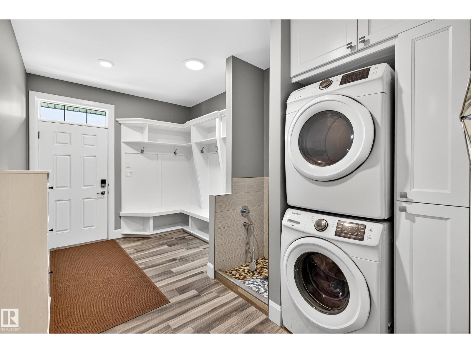 Photo 5 of 10869 74 St Nw, Edmonton AB