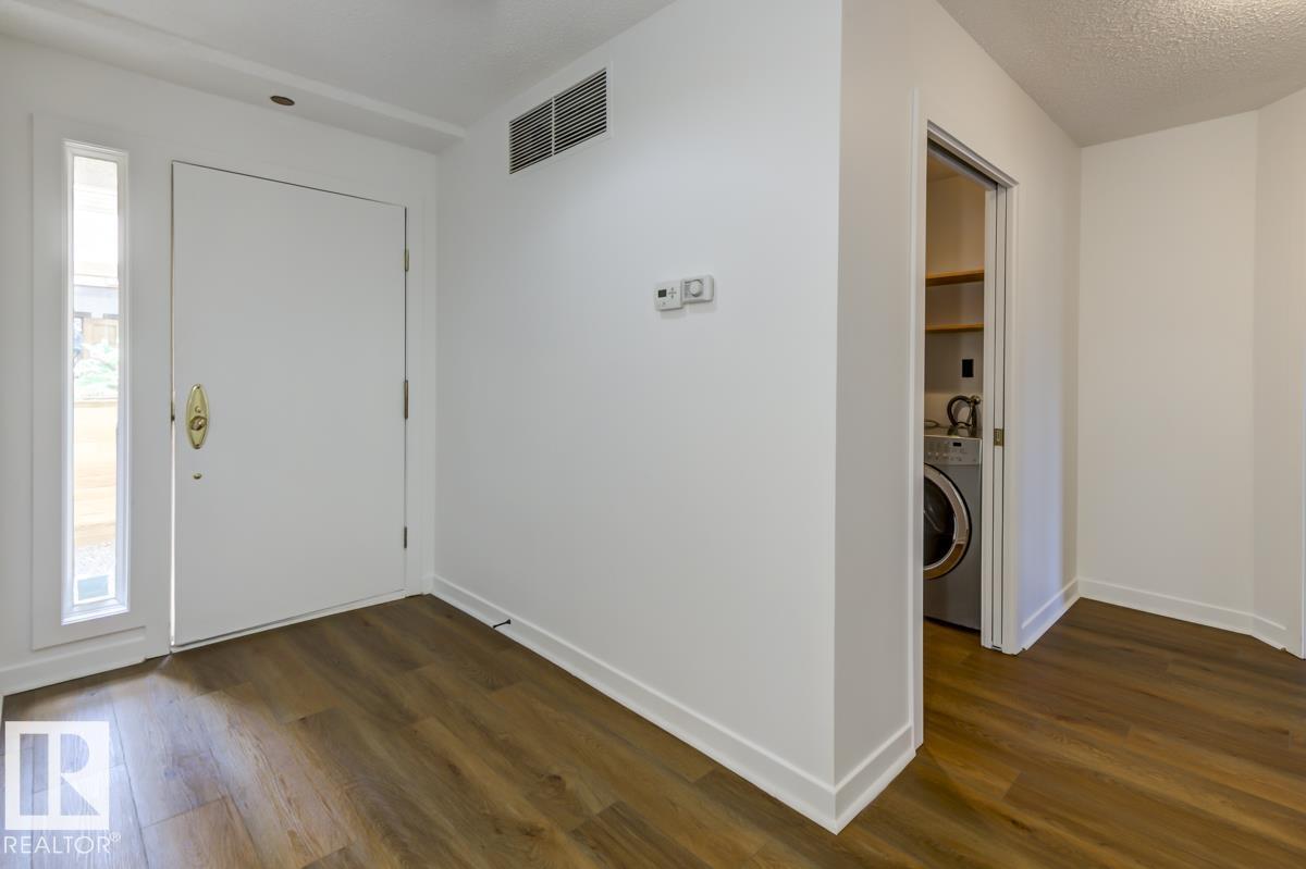 Photo 2 of 7 14820 45 Av Nw, Edmonton AB
