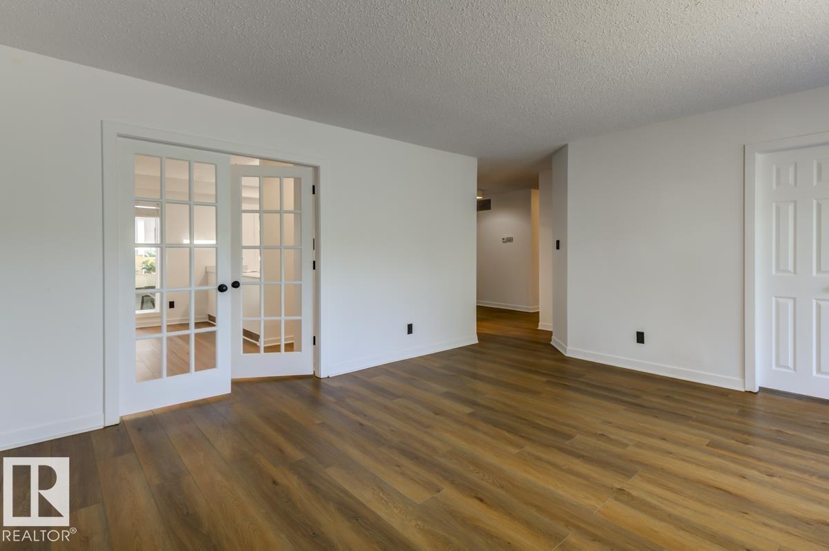 Photo 19 of 7 14820 45 Av Nw, Edmonton AB