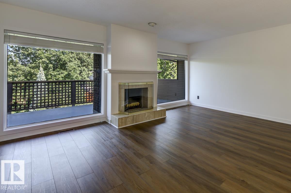 Photo 11 of 7 14820 45 Av Nw, Edmonton AB