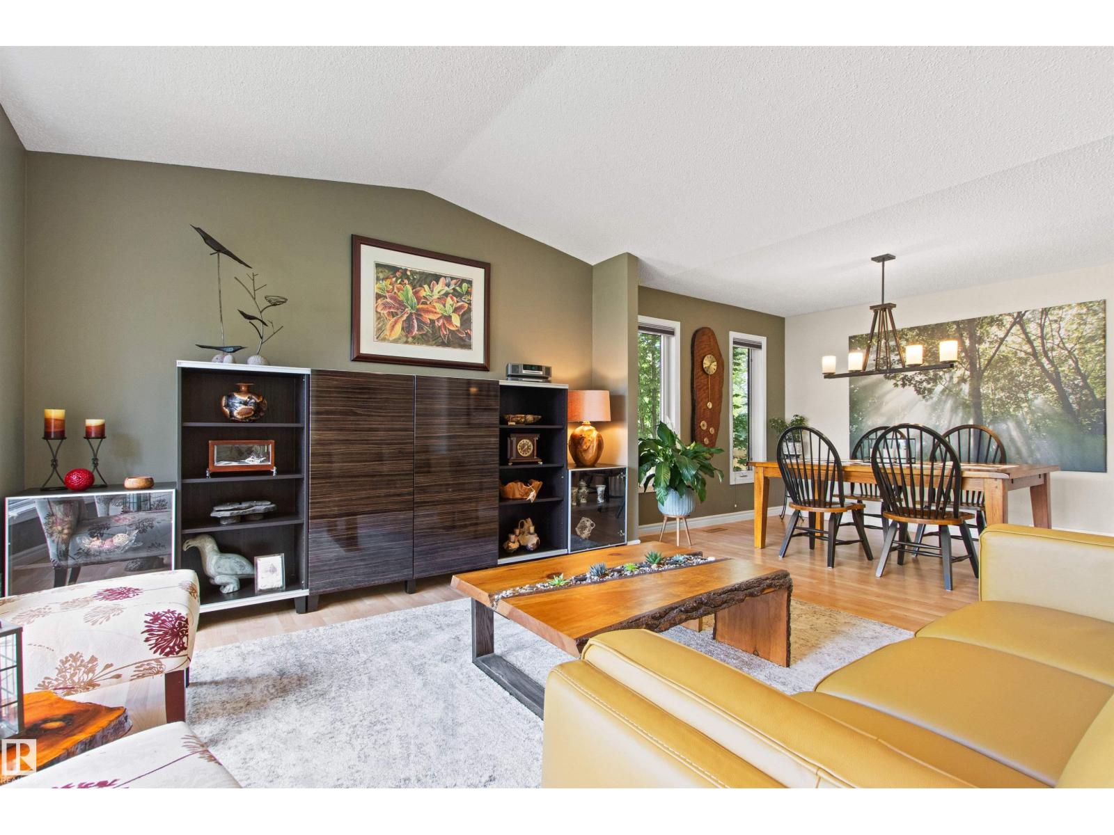 Photo 5 of 1 Lovatt Pl, St Albert AB