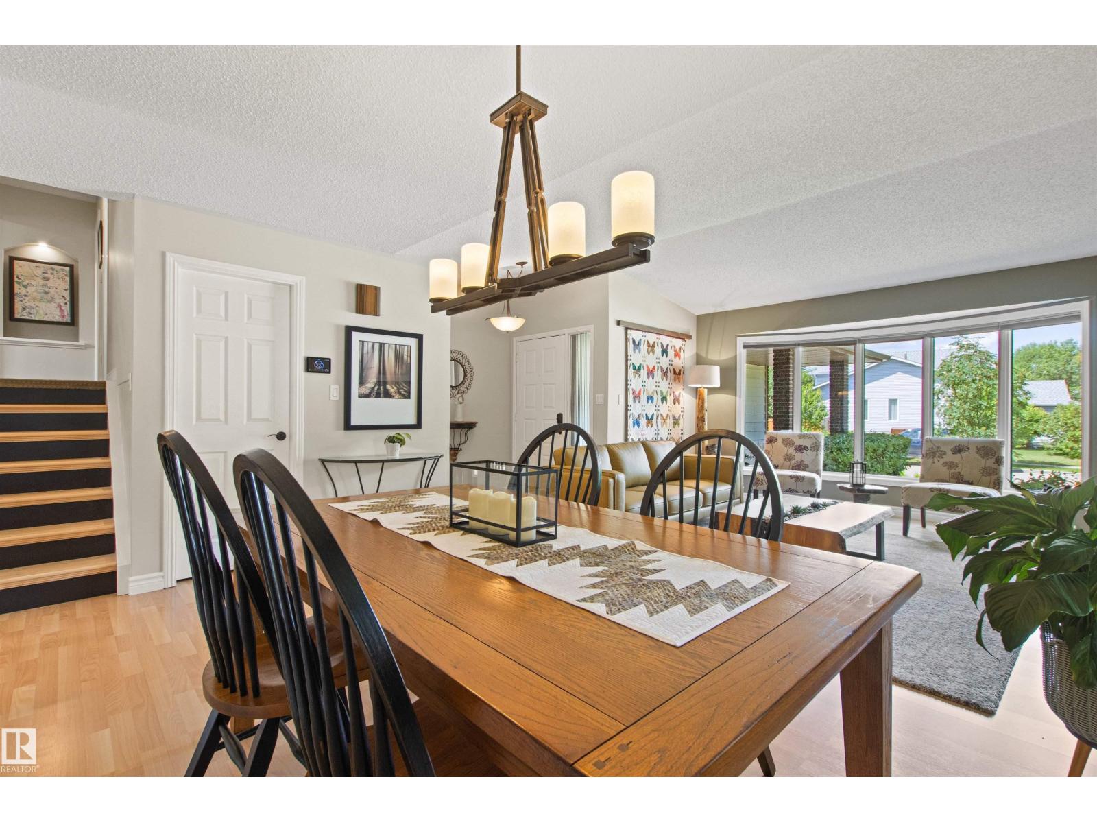 Photo 10 of 1 Lovatt Pl, St Albert AB