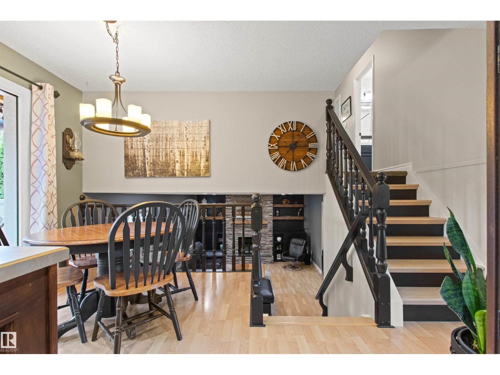 Photo 8 of 1 Lovatt Pl, St Albert AB