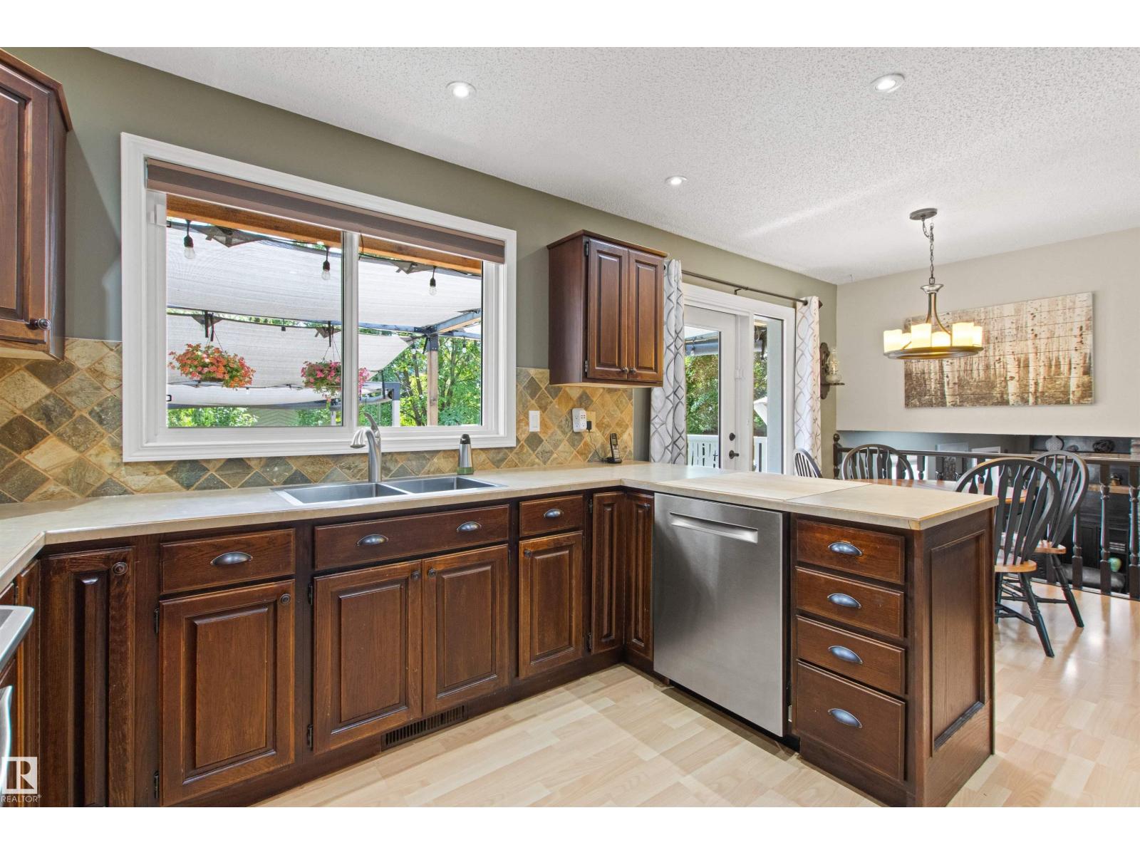 Photo 68 of 1 Lovatt Pl, St Albert AB