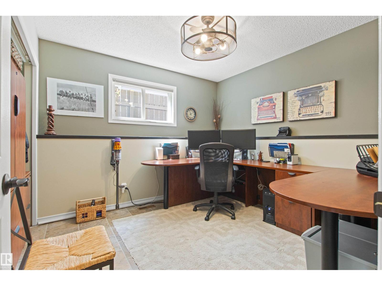 Photo 7 of 1 Lovatt Pl, St Albert AB