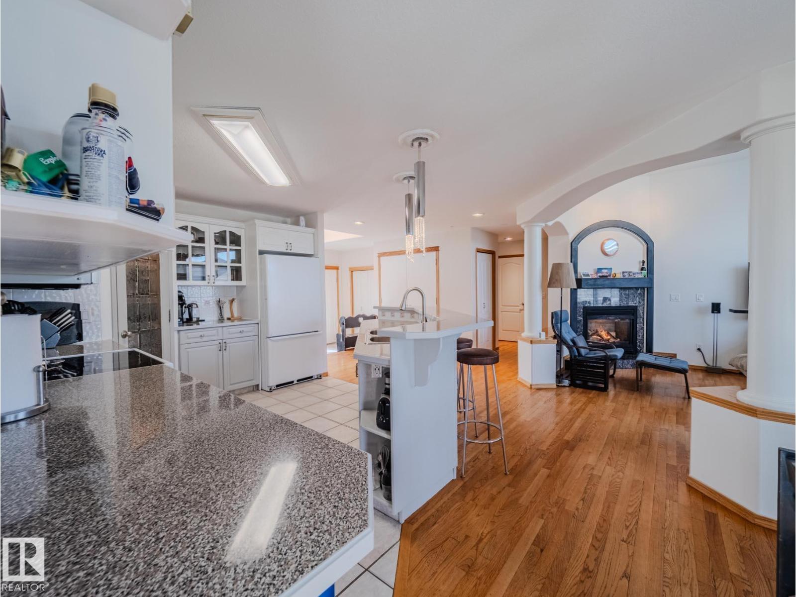 Photo 10 of 7824 165 Av Nw, Edmonton AB