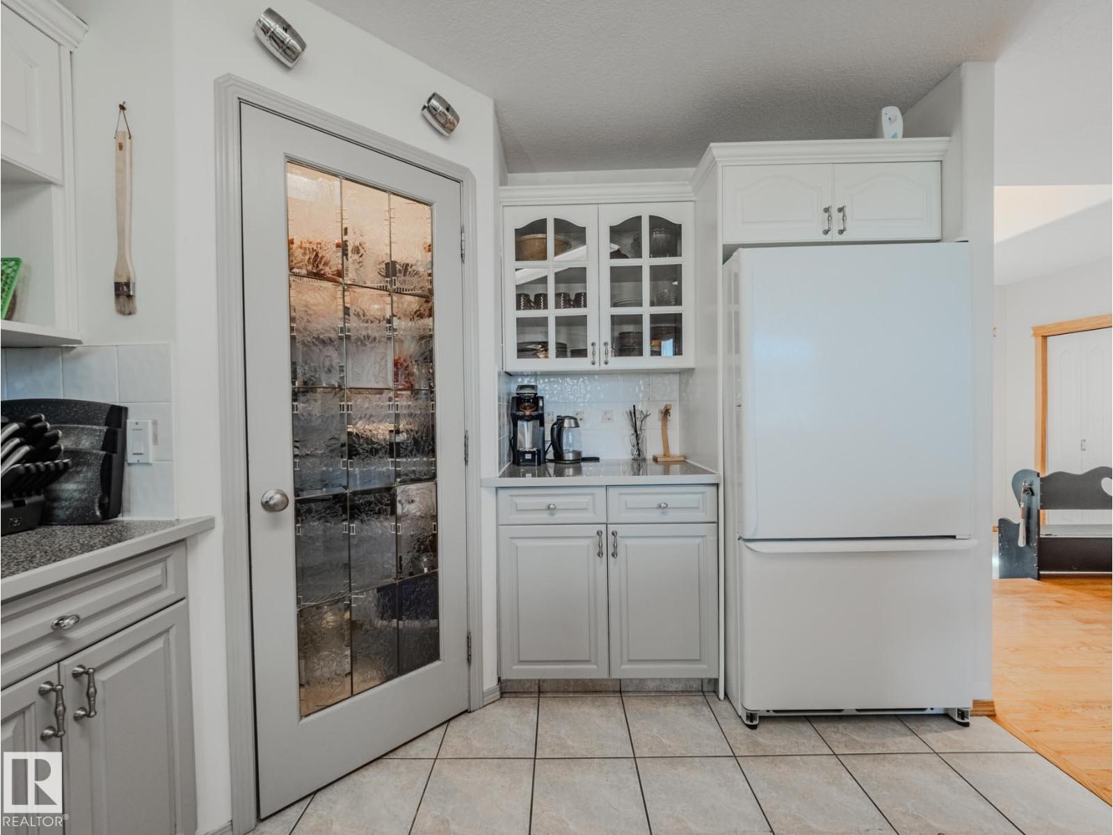 Photo 6 of 7824 165 Av Nw, Edmonton AB