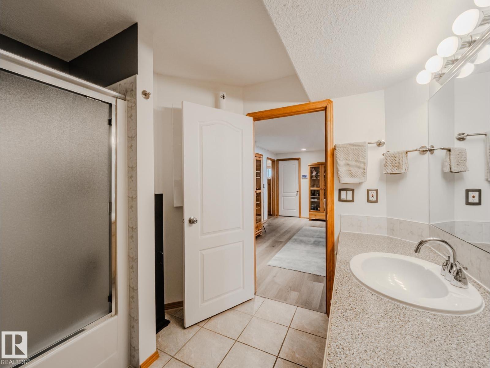 Photo 67 of 7824 165 Av Nw, Edmonton AB