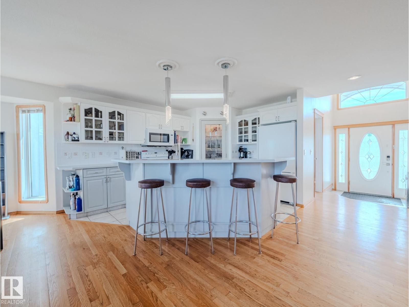 Photo 8 of 7824 165 Av Nw, Edmonton AB
