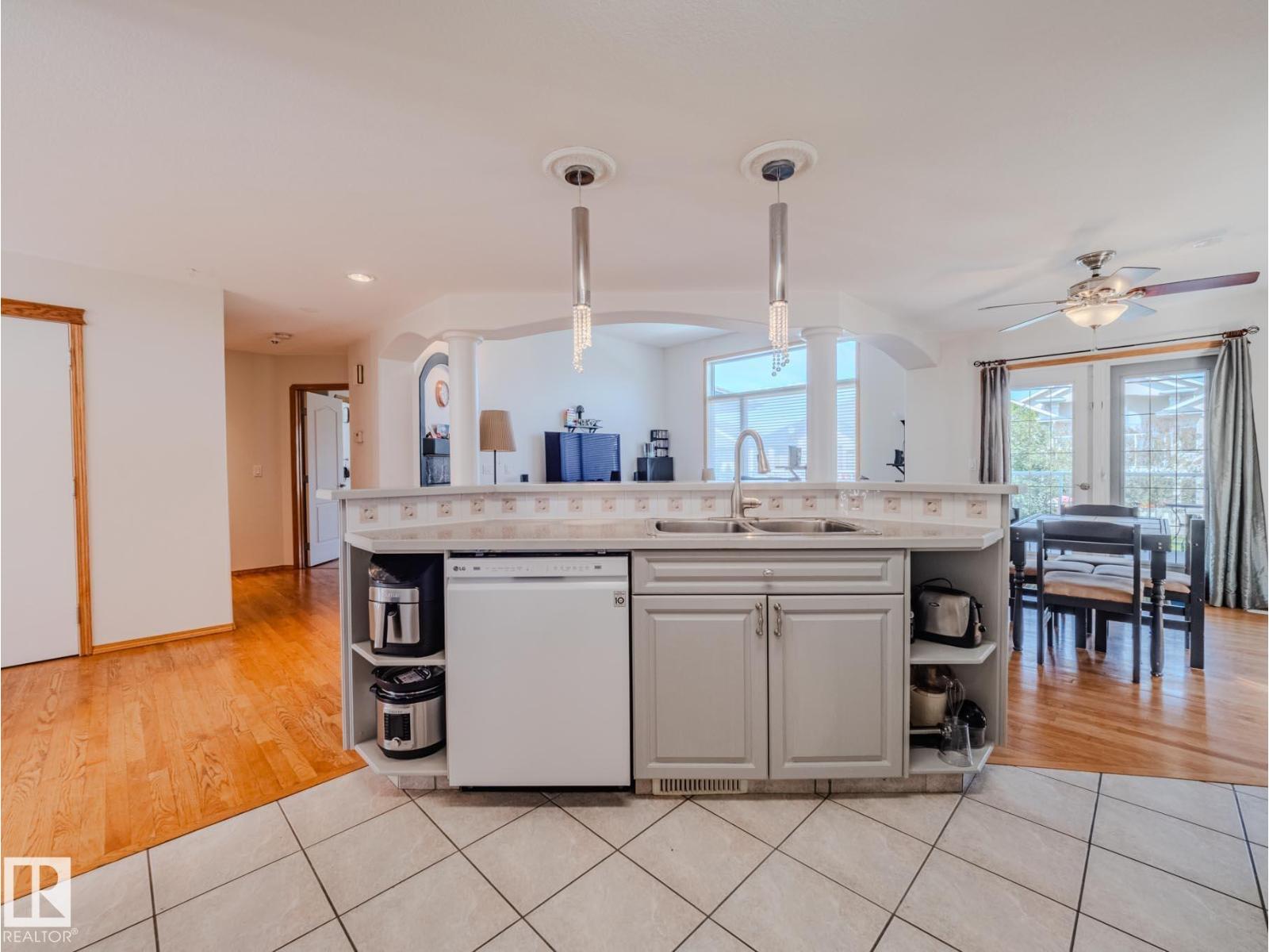Photo 9 of 7824 165 Av Nw, Edmonton AB
