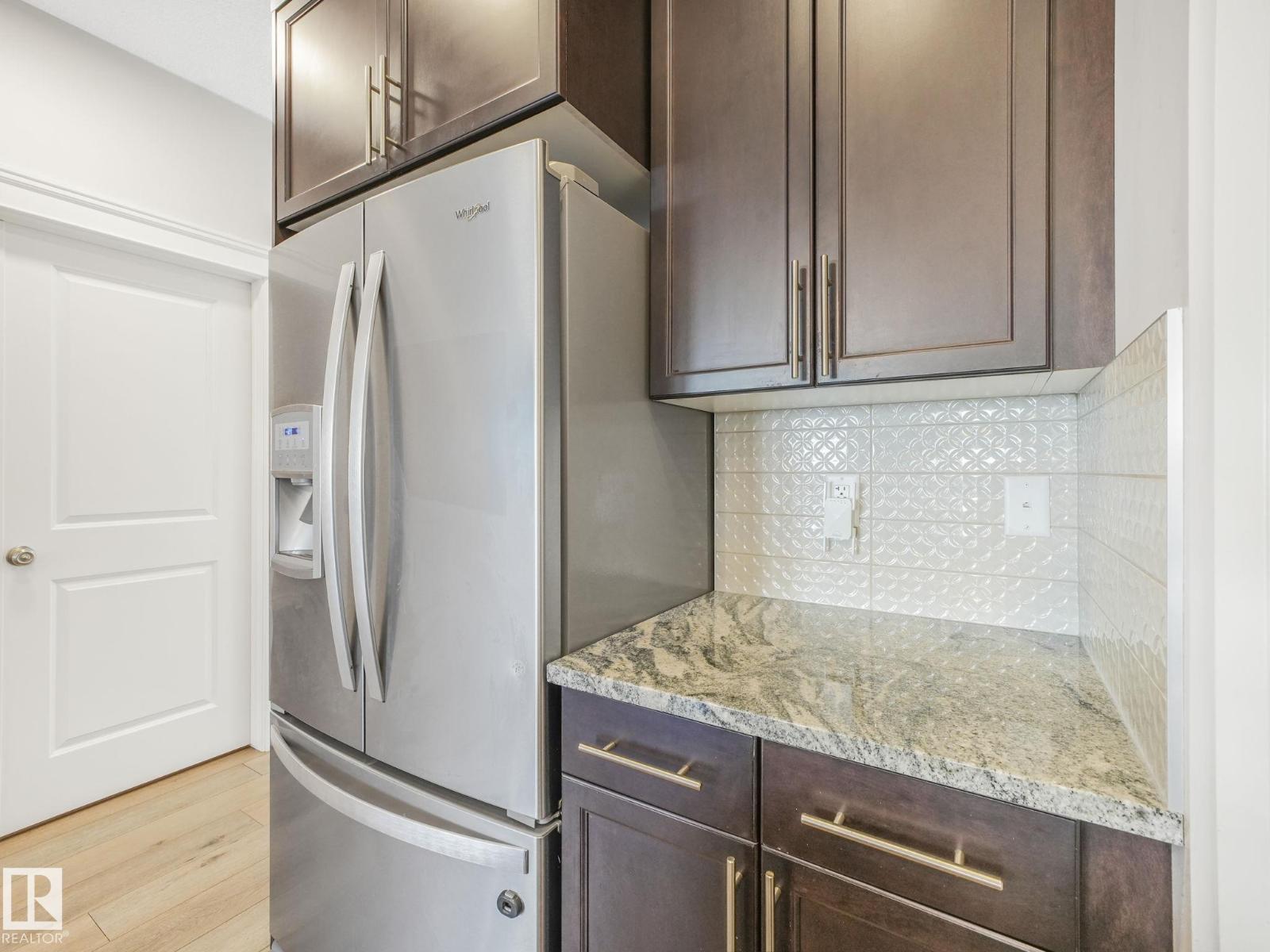 Photo 6 of 9919 223 St Nw, Edmonton AB