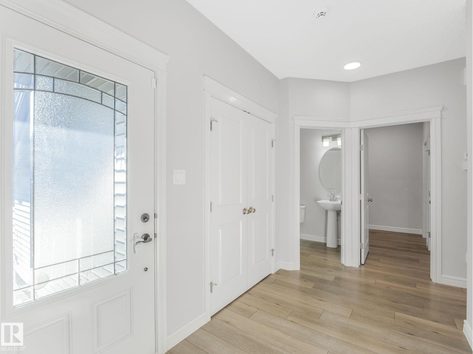 Photo 3 of 9919 223 St Nw, Edmonton AB