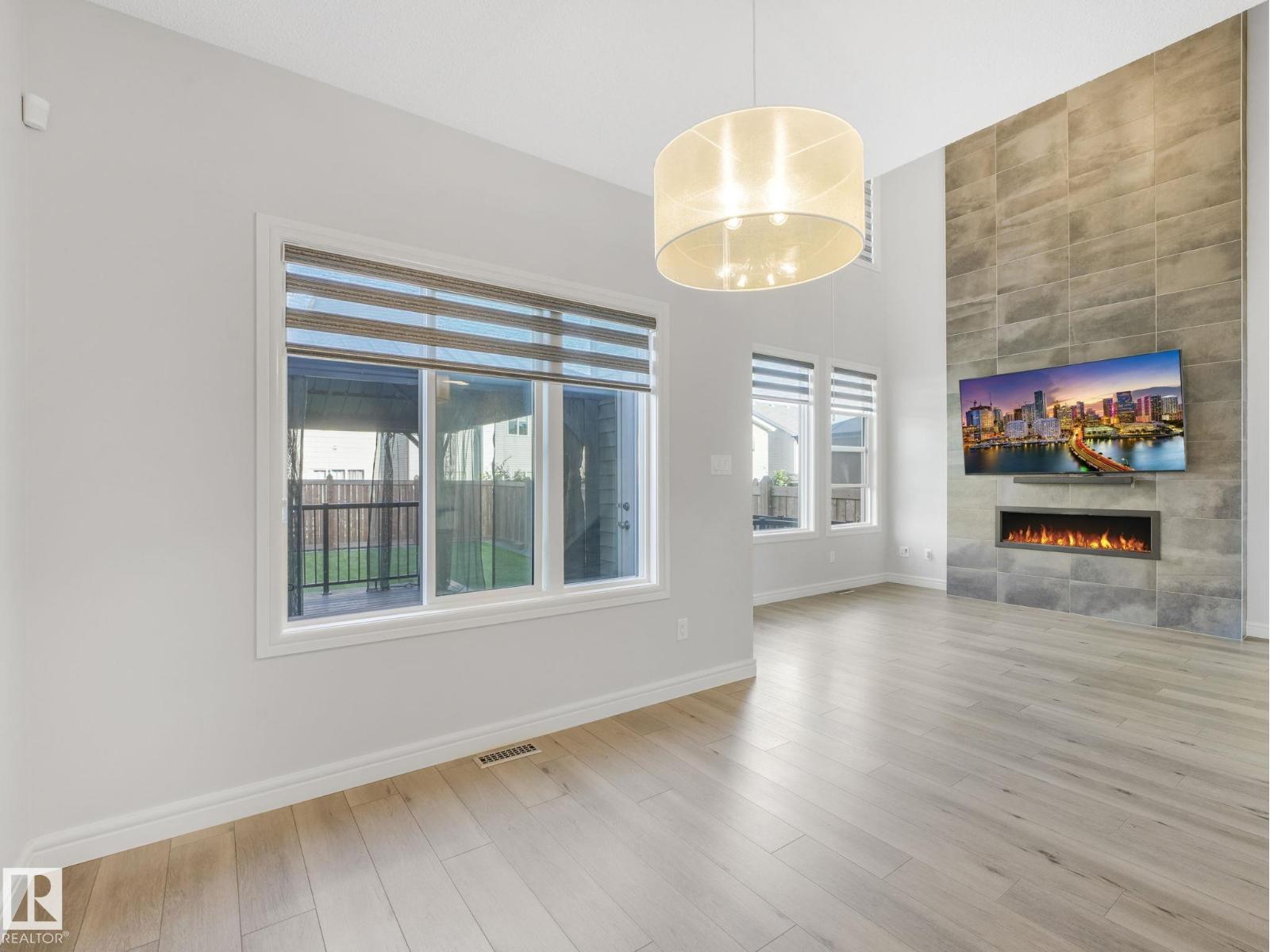 Photo 14 of 9919 223 St Nw, Edmonton AB