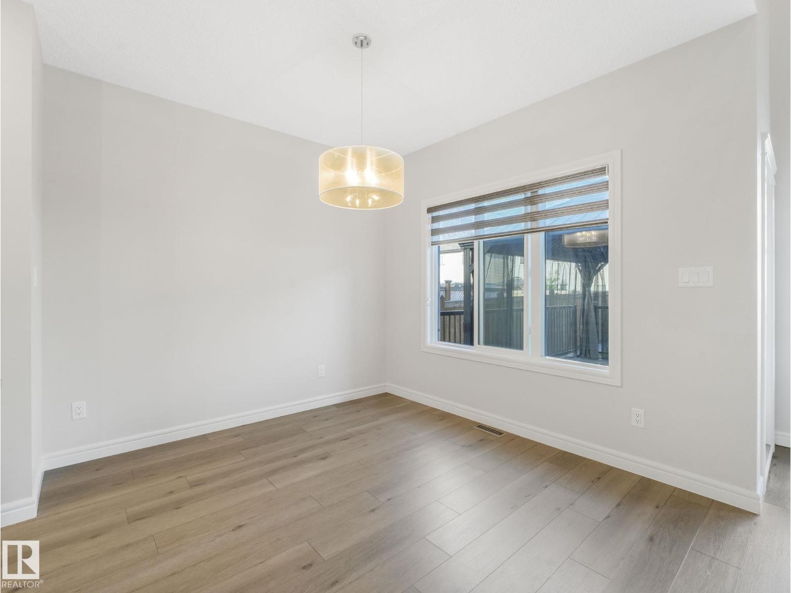 Photo 17 of 9919 223 St Nw, Edmonton AB