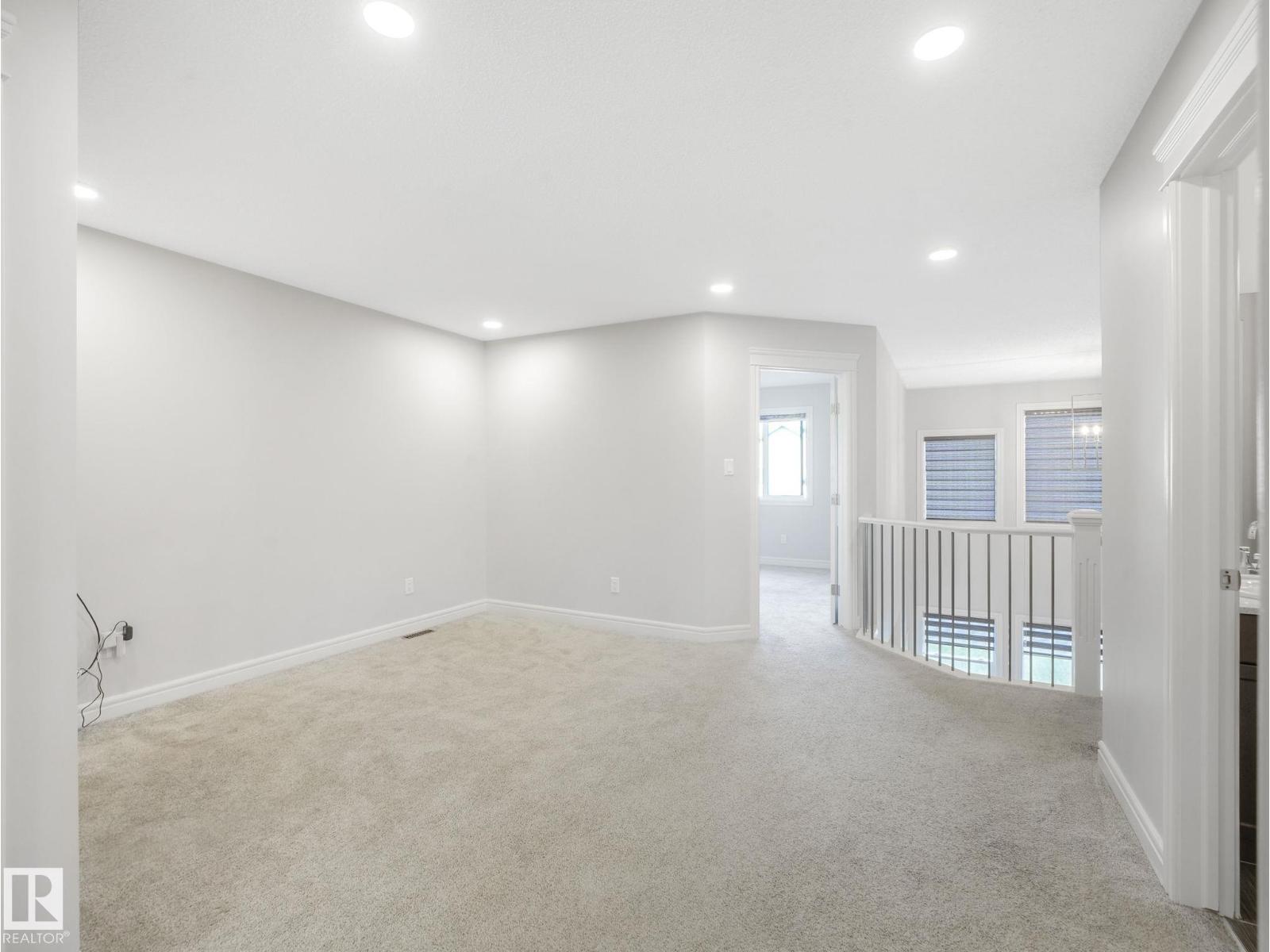 Photo 22 of 9919 223 St Nw, Edmonton AB
