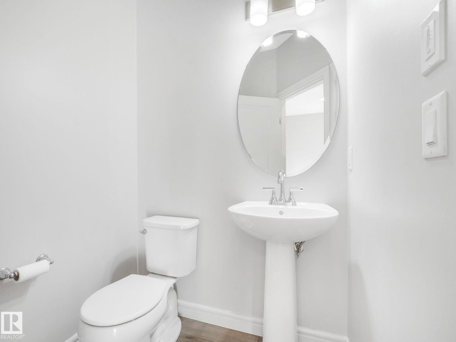 Photo 18 of 9919 223 St Nw, Edmonton AB