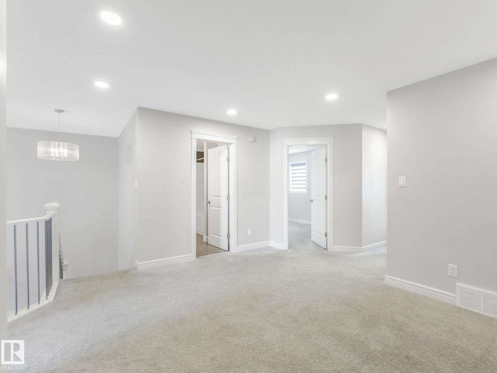 Photo 21 of 9919 223 St Nw, Edmonton AB