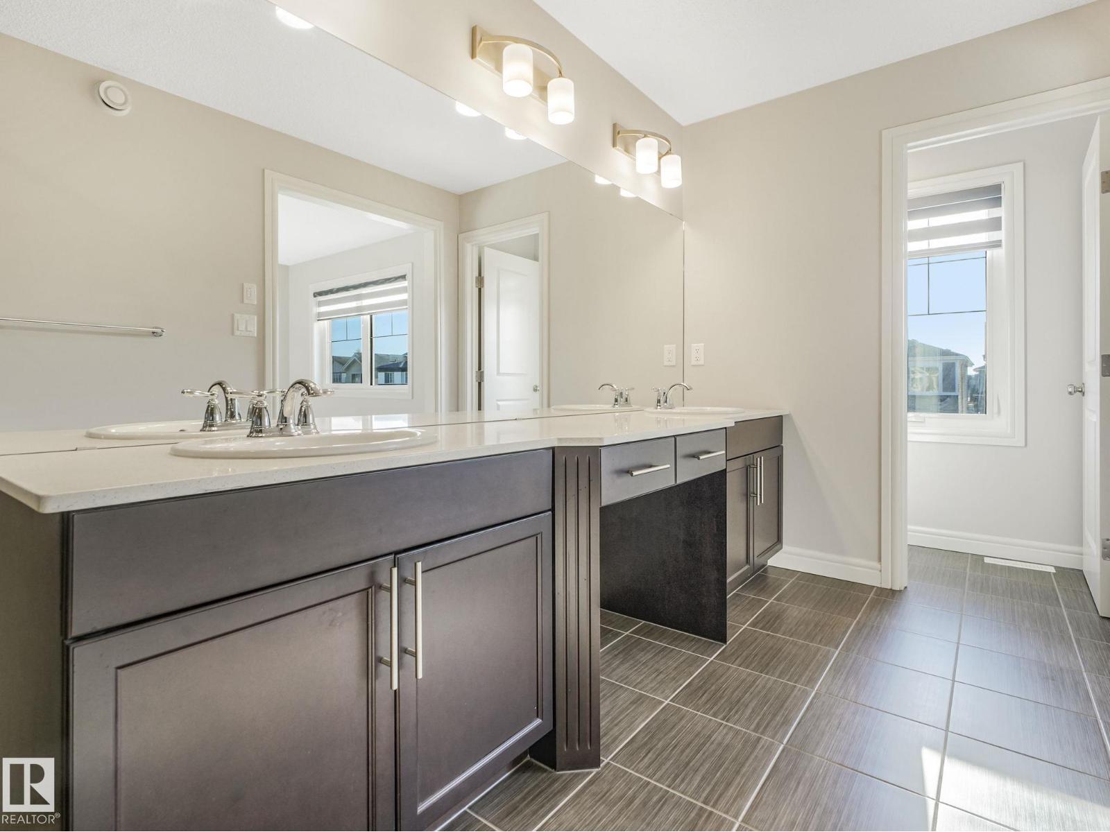 Photo 30 of 9919 223 St Nw, Edmonton AB