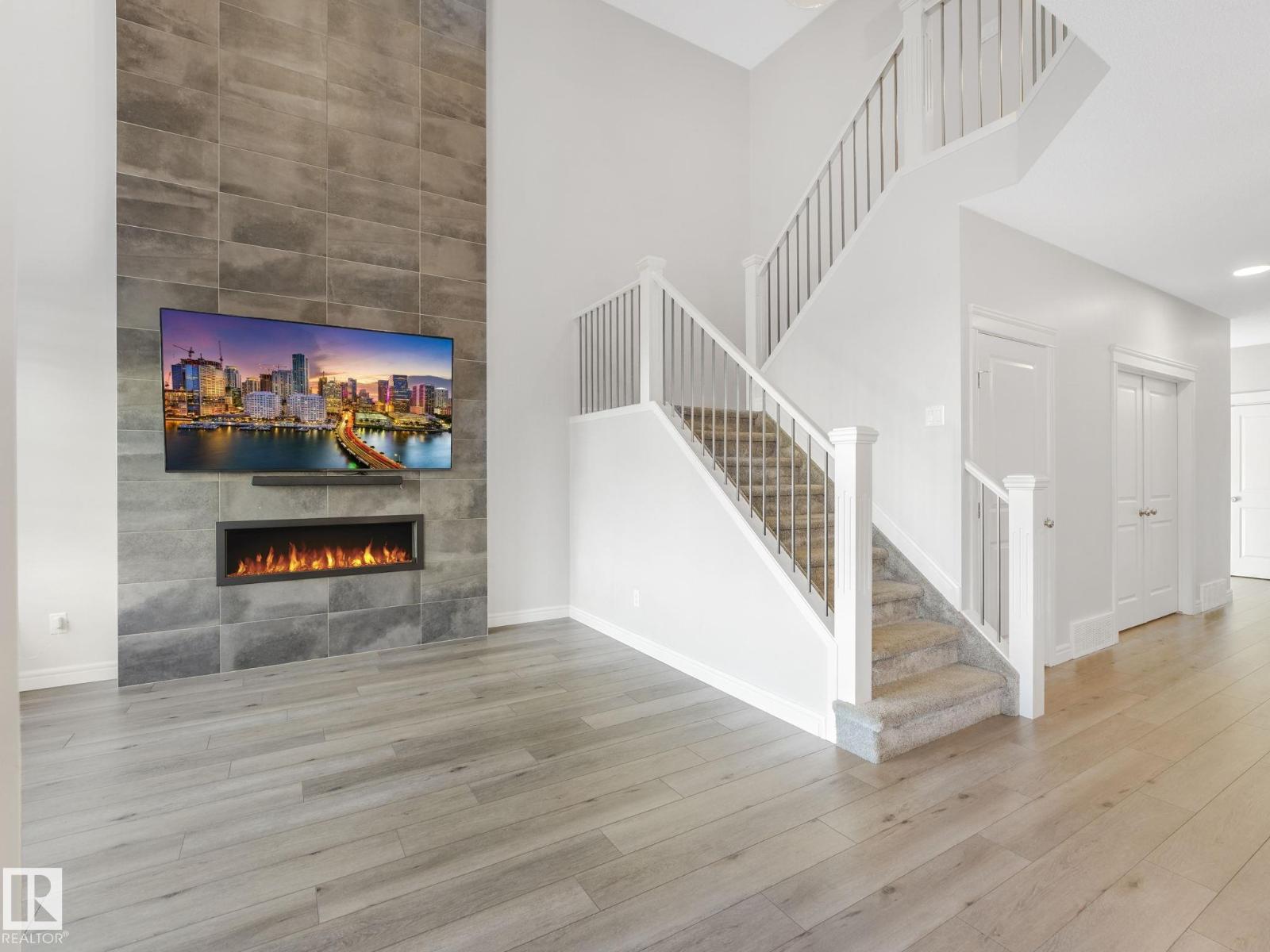 Photo 15 of 9919 223 St Nw, Edmonton AB