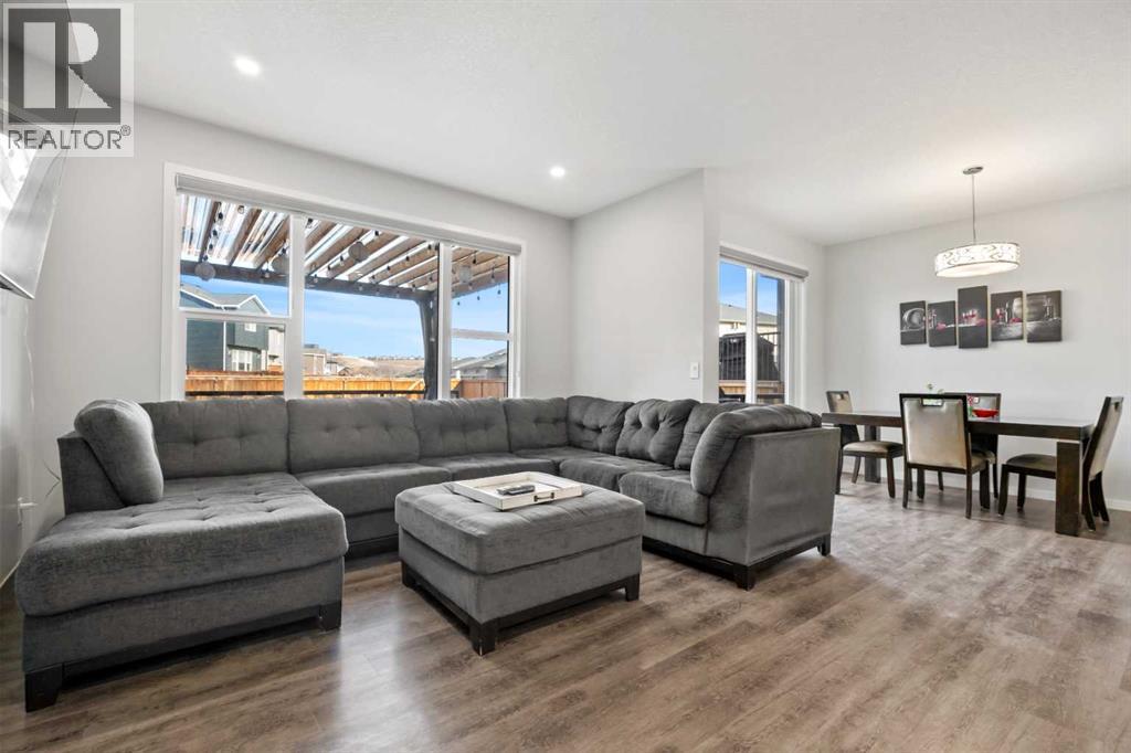 Photo 18 of 132 Wolf Hollow Crescent Se, Calgary AB