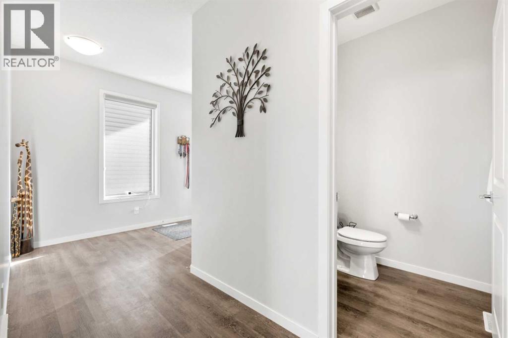 Photo 6 of 132 Wolf Hollow Crescent Se, Calgary AB