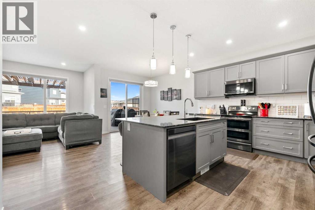 Photo 4 of 132 Wolf Hollow Crescent Se, Calgary AB