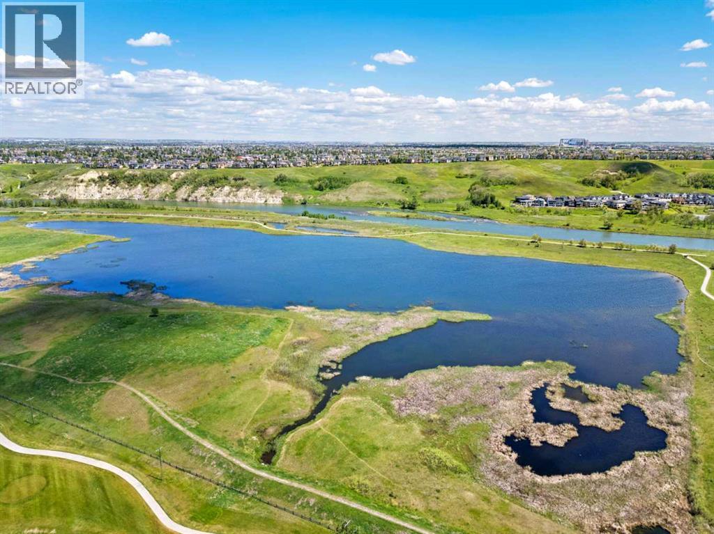 Photo 2 of 132 Wolf Hollow Crescent Se, Calgary AB