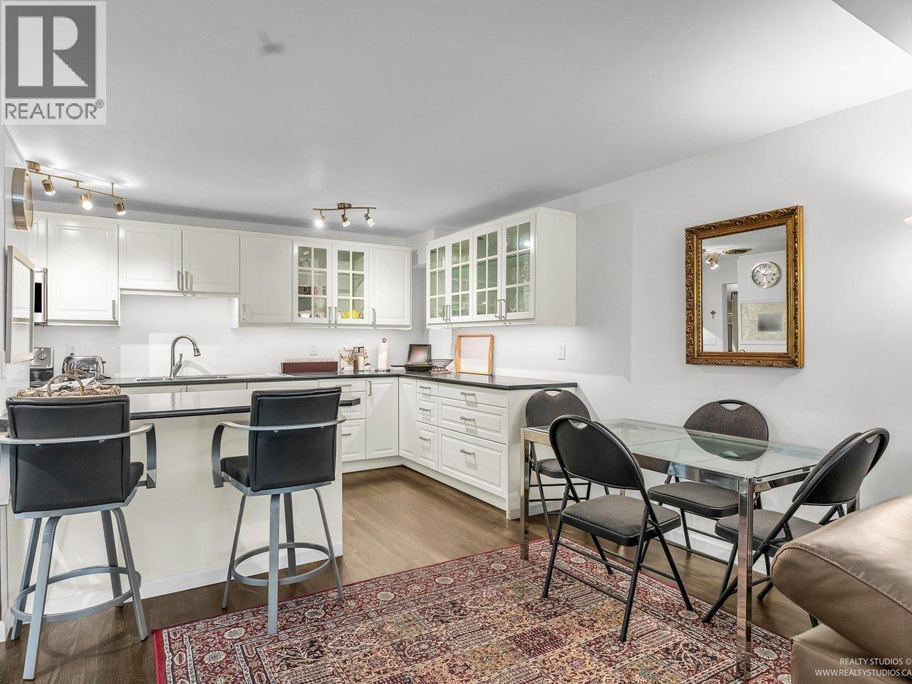 Photo 4 of 3 2146 W 43rd Avenue, Vancouver BC