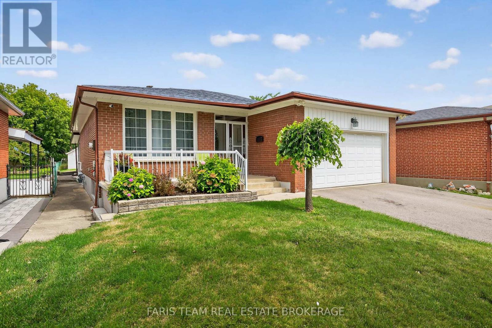 Photo 1 of 38 Collingdale Road, Toronto ON
