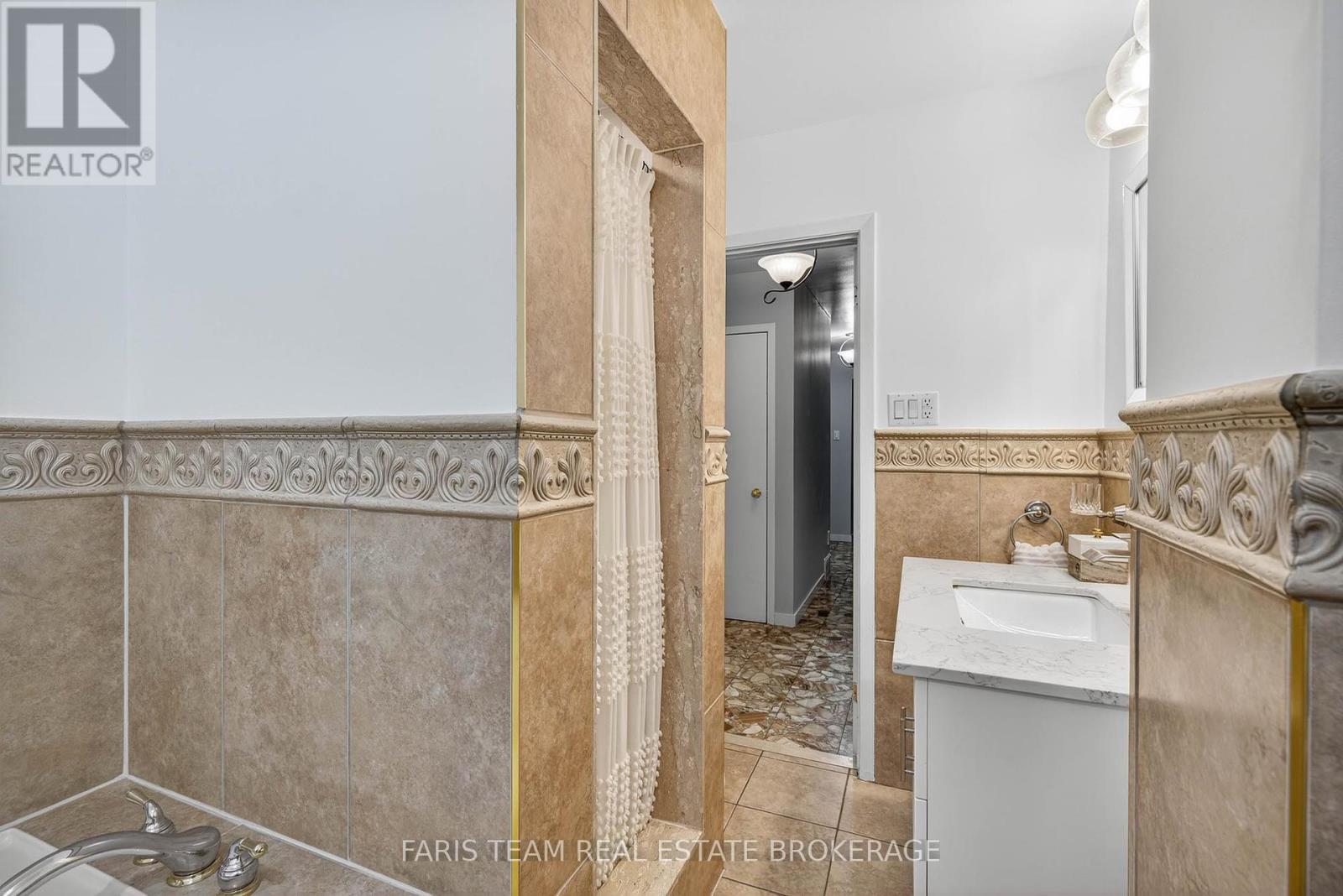 Photo 37 of 38 Collingdale Road, Toronto ON