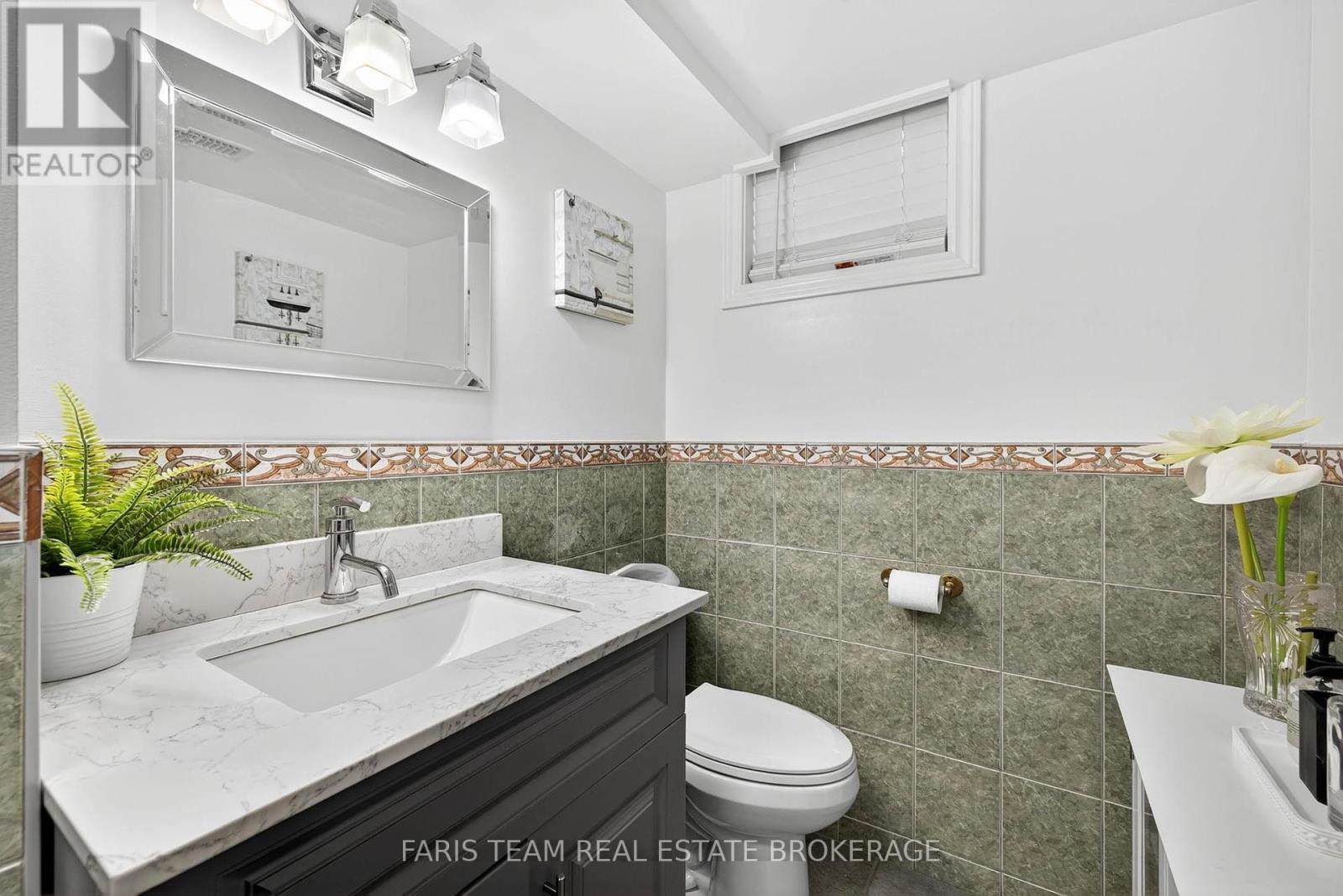 Photo 32 of 38 Collingdale Road, Toronto ON