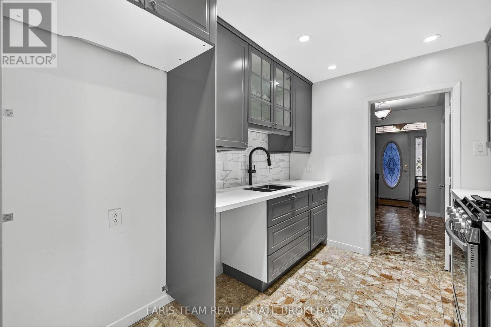 Photo 2 of 38 Collingdale Road, Toronto ON