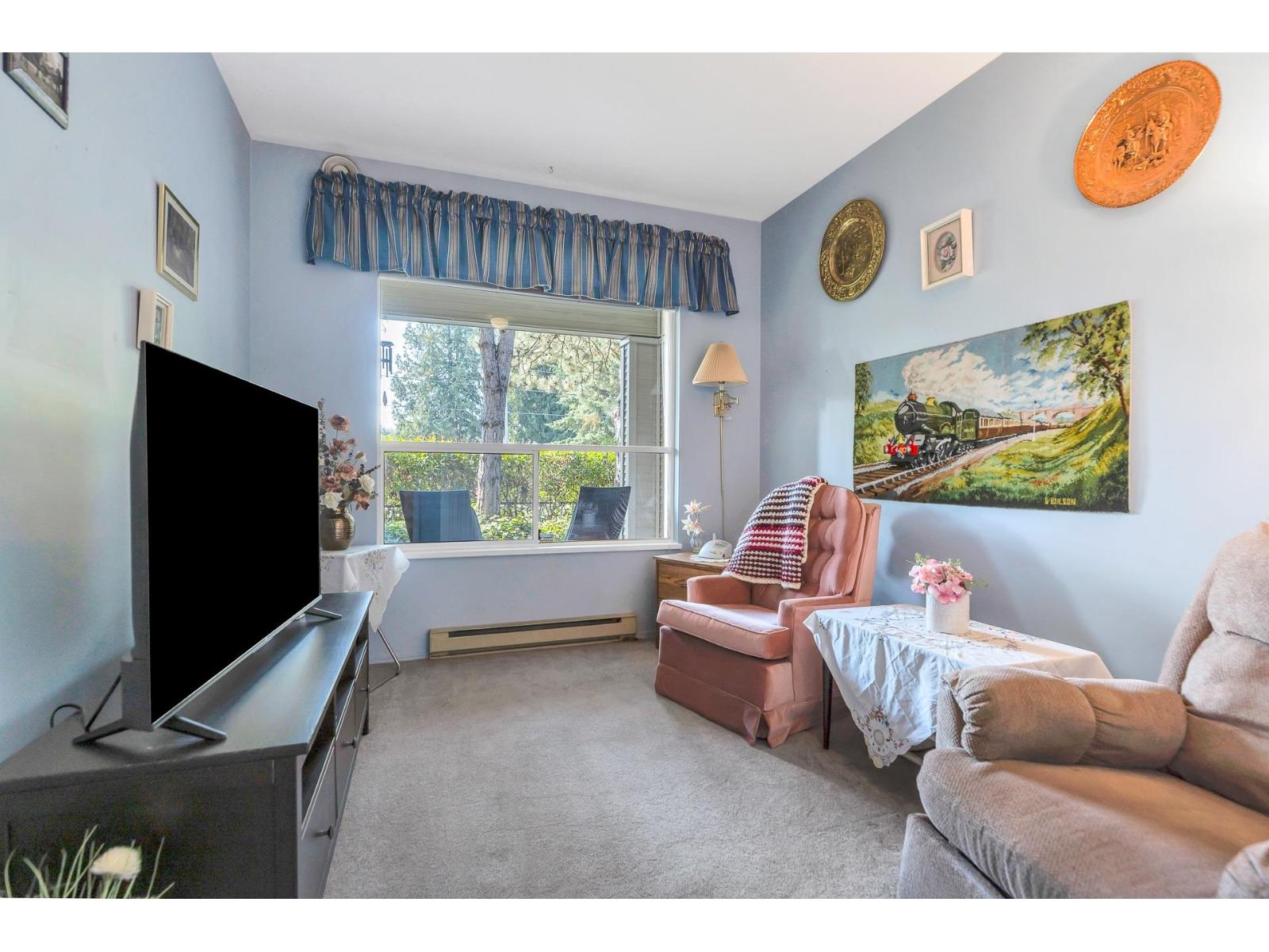 Photo 10 of 25 10038 150 Street, Surrey BC