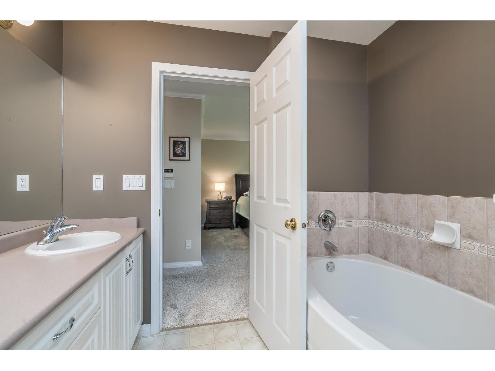 Photo 35 of 59 5811 122 Street, Surrey BC