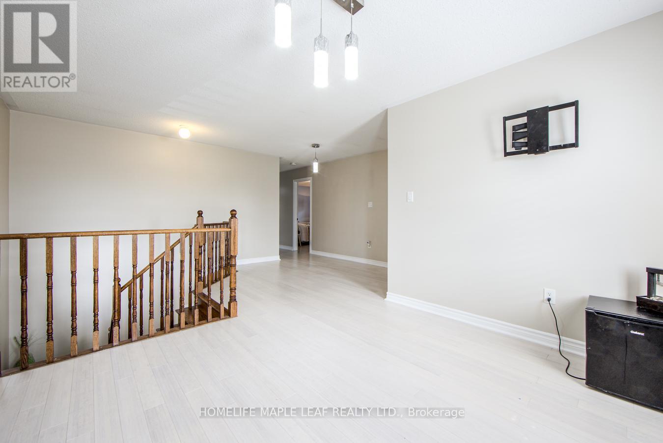 Photo 16 of 535 Wansbrough Way, Shelburne ON