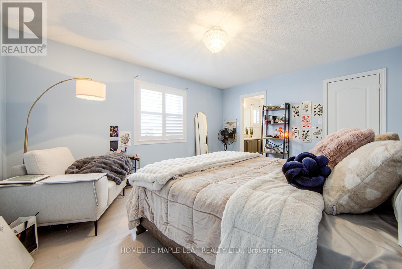 Photo 14 of 535 Wansbrough Way, Shelburne ON