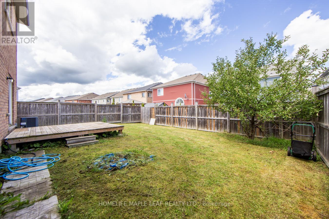 Photo 10 of 535 Wansbrough Way, Shelburne ON