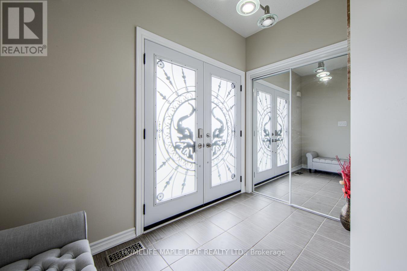 Photo 17 of 535 Wansbrough Way, Shelburne ON