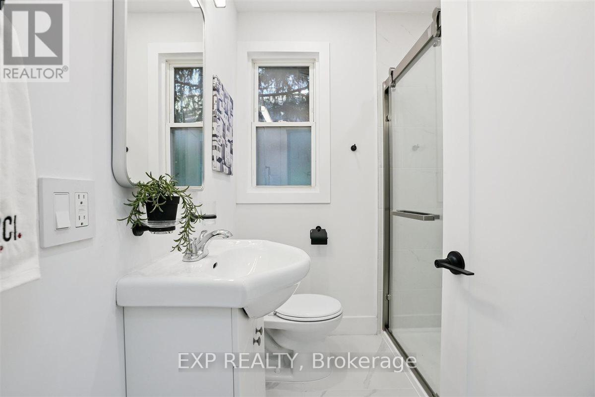 Photo 21 of 41 Cameron Avenue S, Hamilton ON