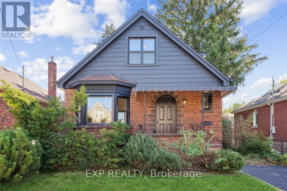 Photo 3 of 41 Cameron Avenue S, Hamilton ON