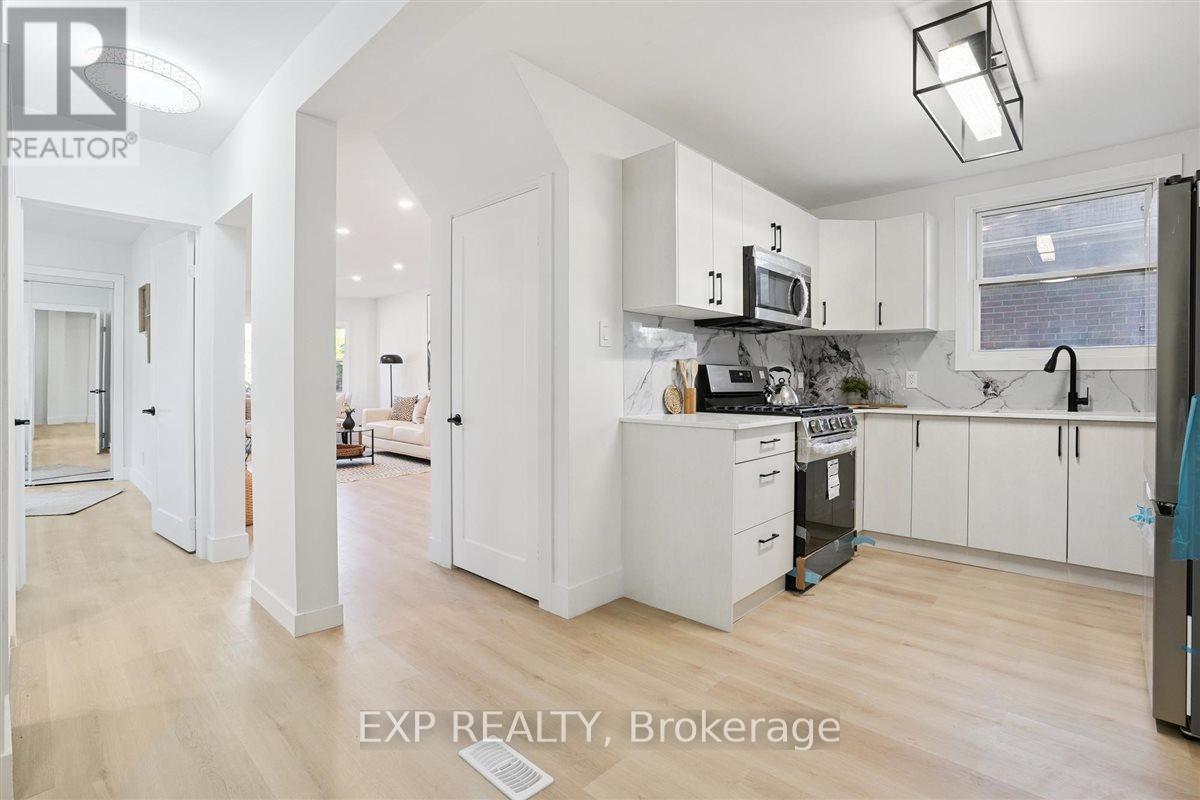 Photo 4 of 41 Cameron Avenue S, Hamilton ON